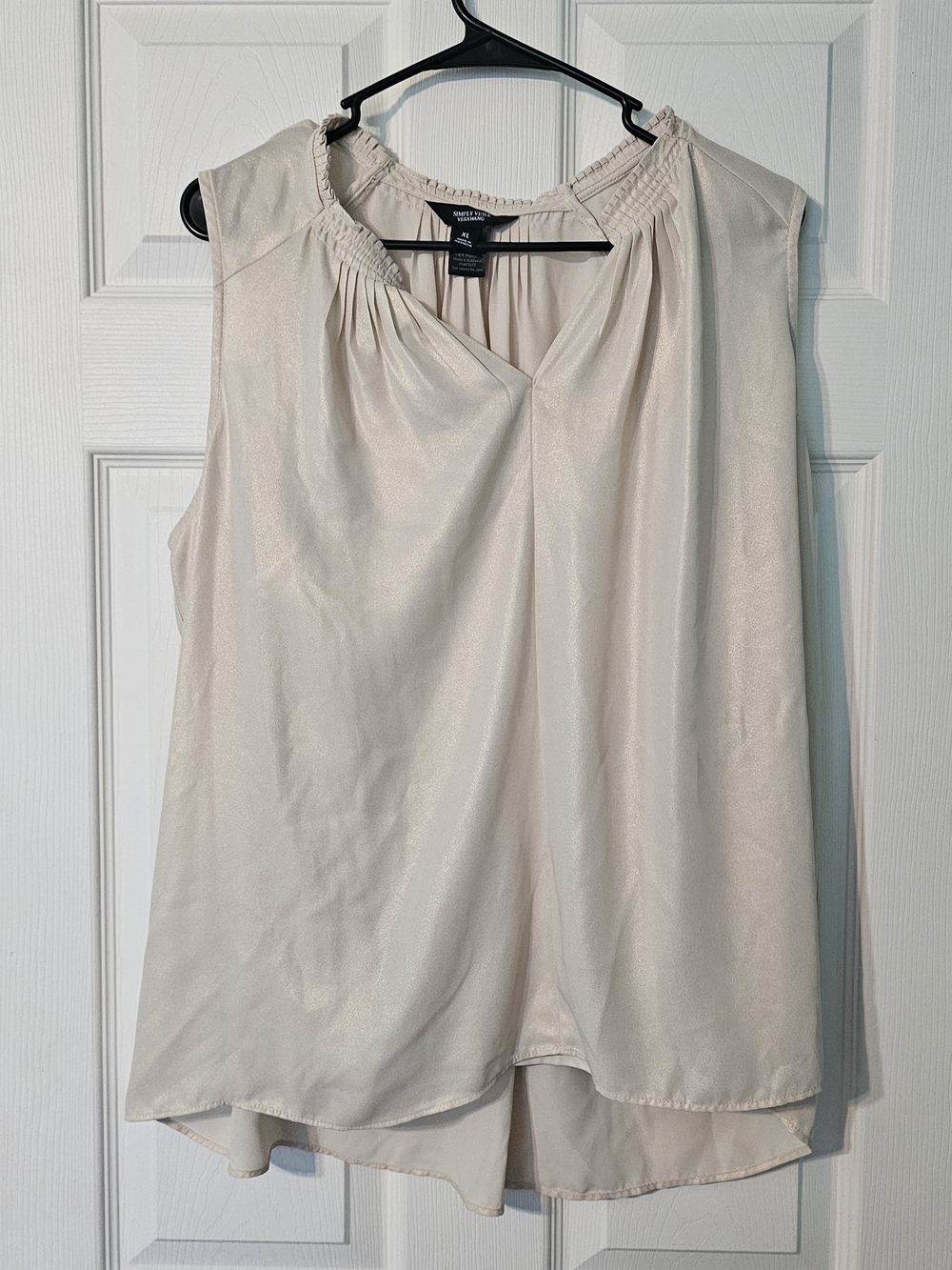 Simply Vera Vera Wang Cream Sleeveless V-Neck Camisole